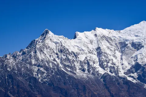 Fond d'écran Sommets de l'Himalaya 4K · mountains · 3840×2560