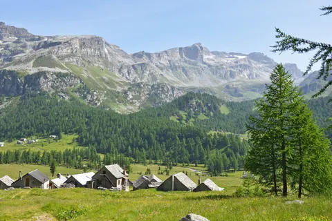 Sfondo Alpi svizzere 4K · mountains · 3840×2560