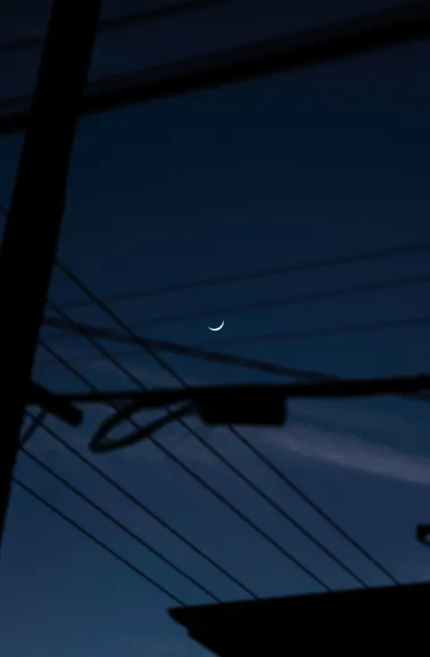 Crescent Moon Phone Wallpaper · moon · 1440×2197