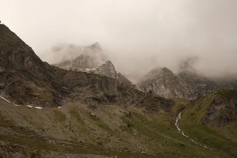 خلفية جبال الألب السويسرية بدقة 4K · mountains · 3840×2560