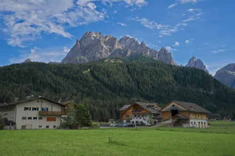 Обои Швейцарские Альпы 4K · mountains · 3840×2555