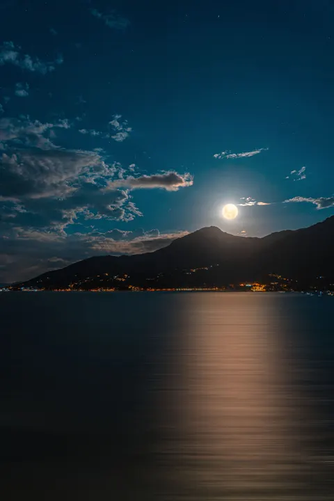 Moonlight Water Phone Wallpaper · moon · 1440×2160
