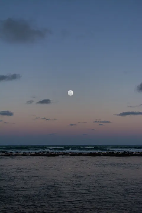 Moonlight Water Phone Wallpaper · moon · 1440×2160