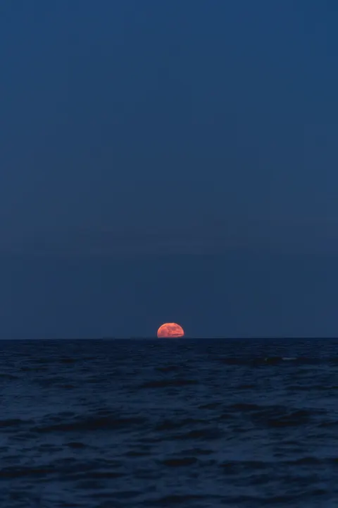 Moonlight Water Phone Wallpaper · moon · 1440×2160