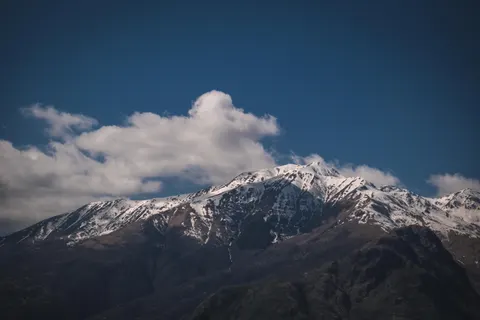Обои Над облаками 4K · mountains · 3840×2560
