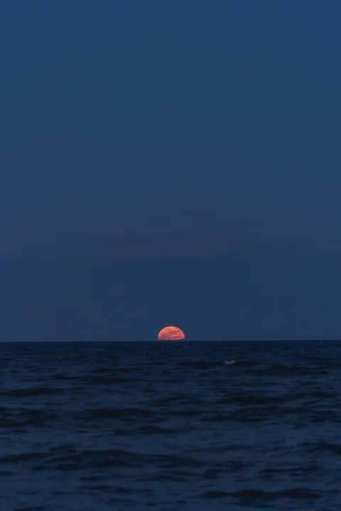 Moonlight Water Phone Wallpaper · moon · 1440×2160
