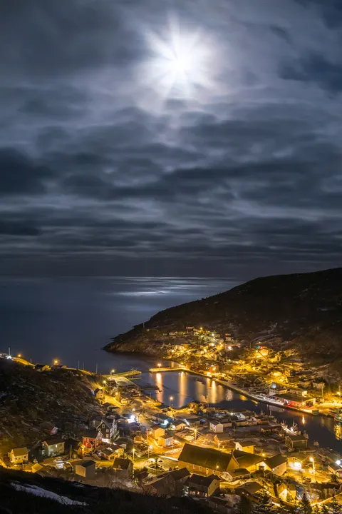 Moonlight Water Phone Wallpaper · moon · 1440×2160