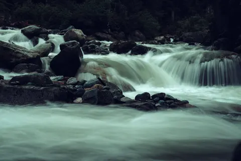 Wallpaper Air Terjun 4K · nature · 3840×2560