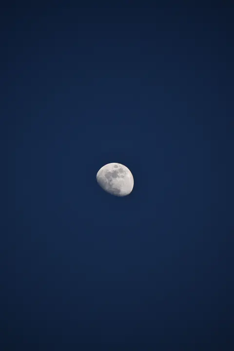 Sierp księżyca Tapeta na Telefon · moon · 1440×2160