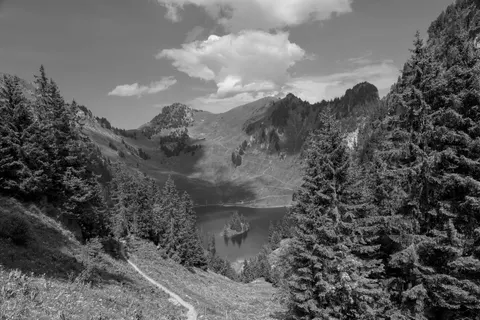 Hình nền Đường mòn trên núi 4K · mountains · 3840×2558