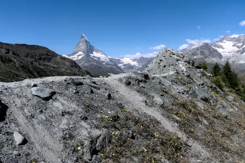 Bergpad 4K-achtergrond · mountains · 3840×2558