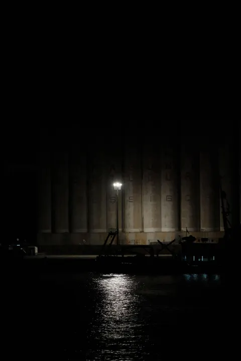 Moonlight Water Phone Wallpaper · moon · 1440×2160