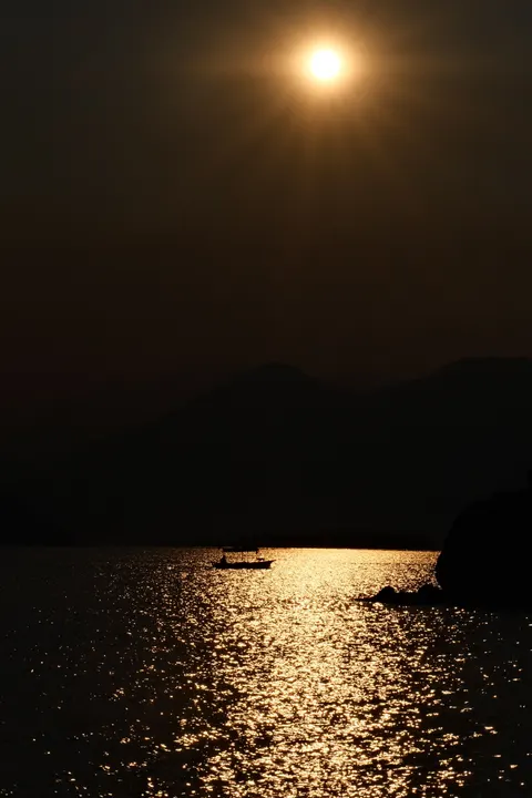Moonlight Water Phone Wallpaper · moon · 1440×2160