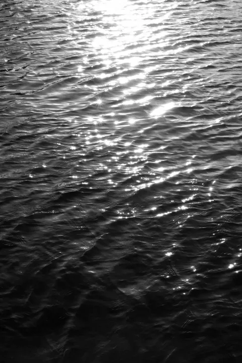 Maanlicht op water Telefoon Achtergrond · moon · 1440×2160