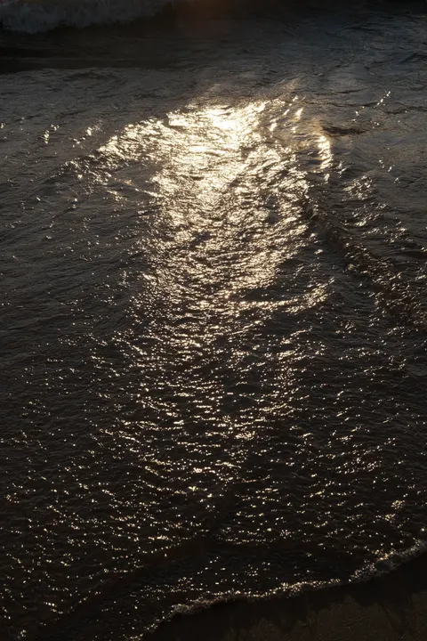 Moonlight Water Phone Wallpaper · moon · 1440×2160