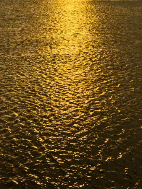 Moonlight Water Phone Wallpaper · moon · 1440×1920