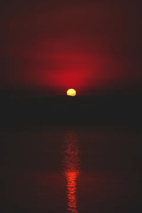 Moonlight Water Phone Wallpaper · moon · 1440×2160