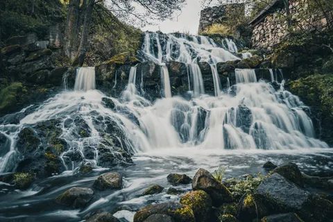 Wallpaper Air Terjun 4K · nature · 3840×2560