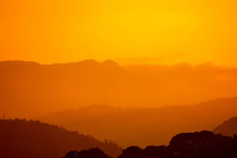 Tapeta Złoty szczyt 4K · mountains · 3840×2560