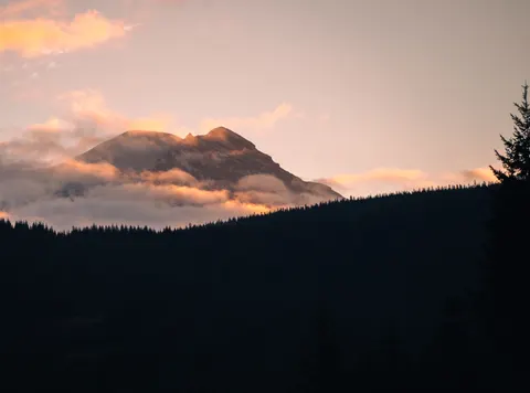 黄金の頂 4K壁紙 · mountains · 3840×2845