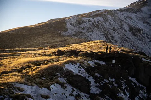 Sfondo Vetta dorata 4K · mountains · 3840×2560
