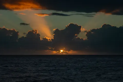 والپیپر غروب اقیانوس با کیفیت 4K · ocean · 3840×2560