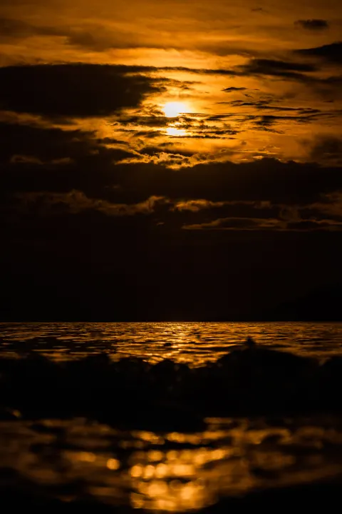 Moonlight Water Phone Wallpaper · moon · 1440×2160