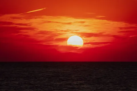 Hình nền Hoàng hôn trên đại dương 4K · ocean · 3840×2560