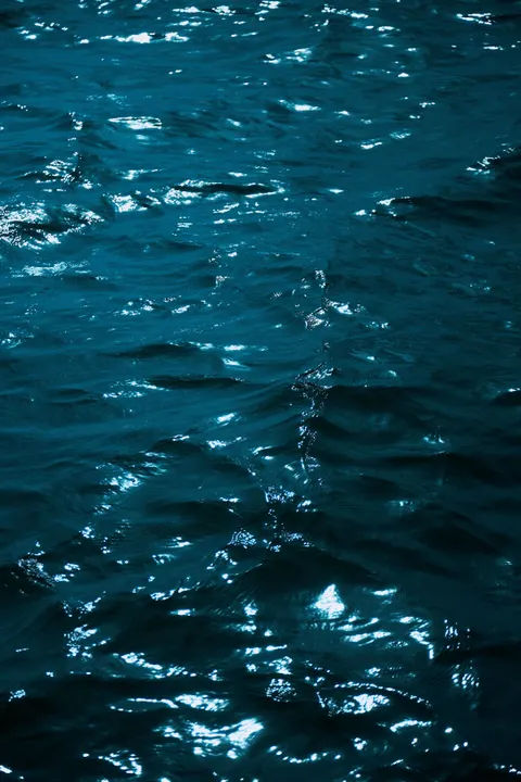 Maanlicht op water Telefoon Achtergrond · moon · 1440×2160