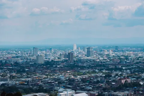 May 2025 - Hat Yai City Skyline view from Khao Kho Hong view 4K Wallpaper · city · 3840×2559