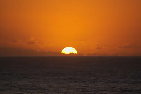 Tapeta Zachód słońca nad oceanem 4K · ocean · 3840×2562