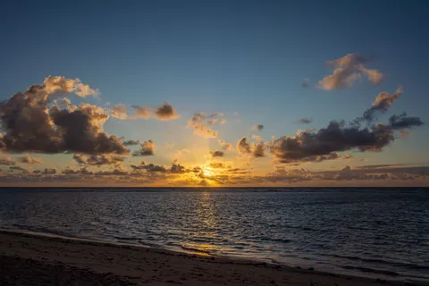 समुद्र पर सूर्यास्त 4K वॉलपेपर · ocean · 3840×2560