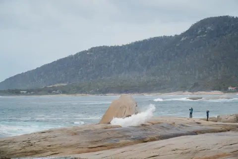 Hình nền Bờ đá 4K · ocean · 3840×2560