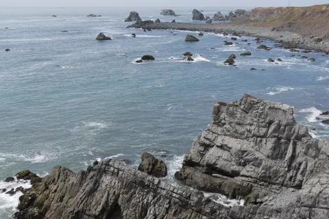 Sfondo Costa rocciosa 4K · ocean · 3840×2560