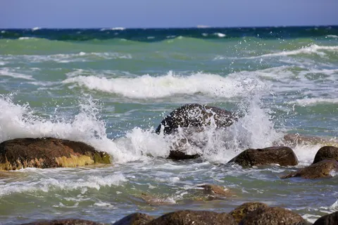Felsküste 4K Hintergrundbild · ocean · 3840×2560
