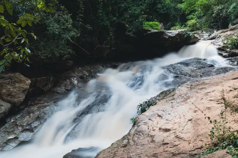Wallpaper Air Terjun 4K · nature · 3840×2560
