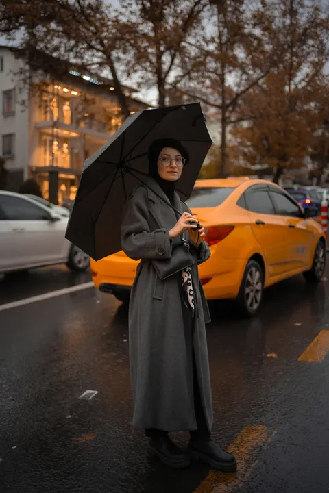 Deszcz na ulicy Tapeta na Telefon · rain · 1440×2160