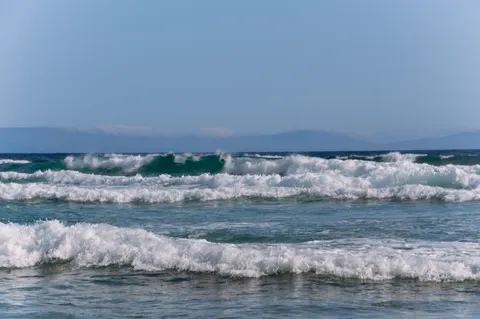 礁石海岸 4K壁纸 · ocean · 3840×2553
