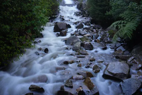 Wallpaper Air Terjun 4K · nature · 3840×2560