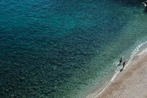 والپیپر ساحل از بالا با کیفیت 4K · ocean · 3840×2560