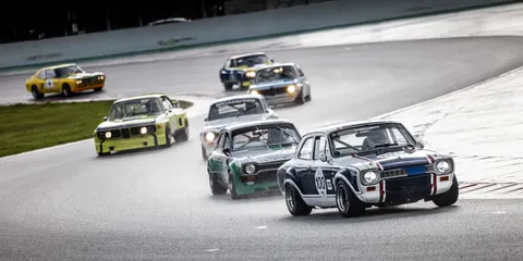 Fond d'écran Voiture de course 4K · cars · 3840×1920