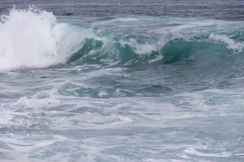 तूफ़ानी समुद्र 4K वॉलपेपर · ocean · 3840×2561
