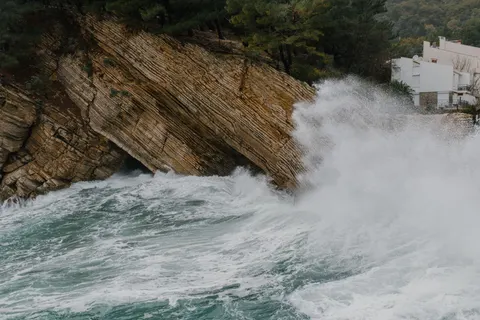 Stormy Sea 4K Wallpaper · ocean · 3840×2560