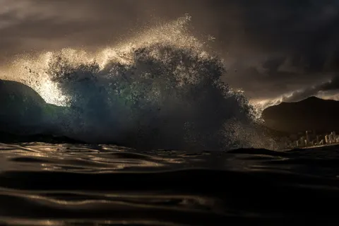 Stormachtige zee 4K-achtergrond · ocean · 3840×2560