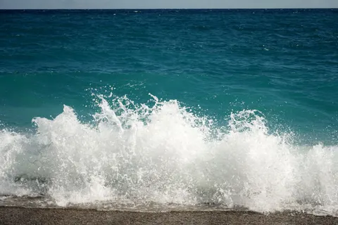 暴風海面 4K桌布 · ocean · 3840×2560