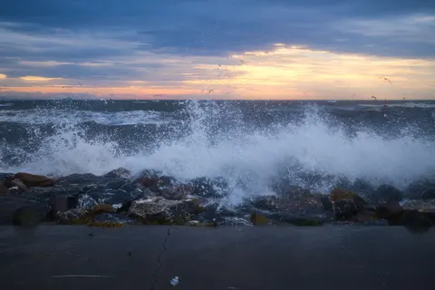 暴風海面 4K桌布 · ocean · 3840×2560