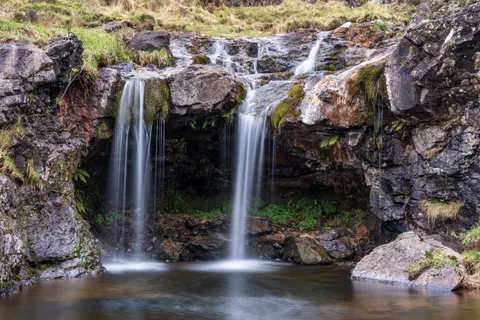 Wallpaper Air Terjun 4K · nature · 3840×2560