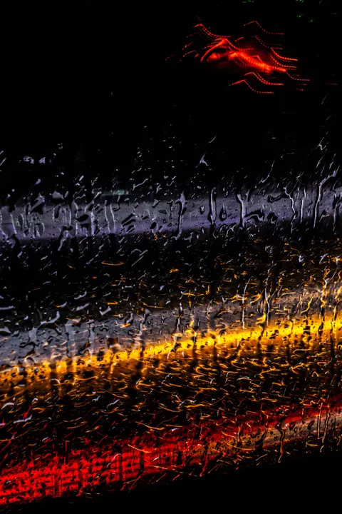 باران پشت پنجره والپیپر موبایل · rain · 1440×2160