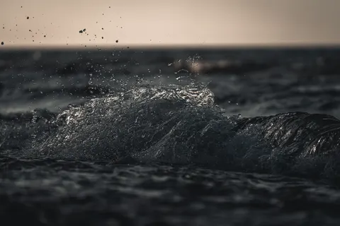 Wallpaper Laut Badai 4K · ocean · 3840×2560