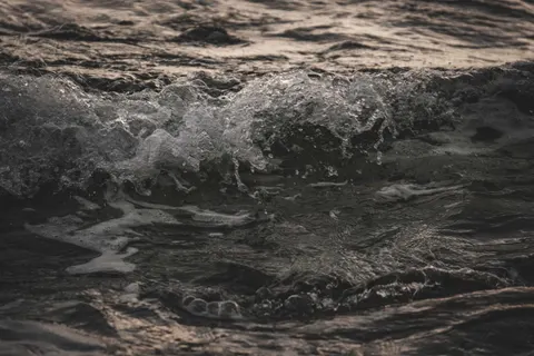 Stürmische See 4K Hintergrundbild · ocean · 3840×2560